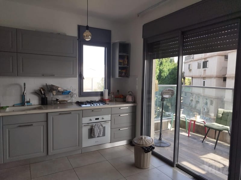 Photo from Yad2 – 4 Rooms • ₪7,900, נווה יהושע 44, Neve Yehoshua, Ramat Gan (1)
