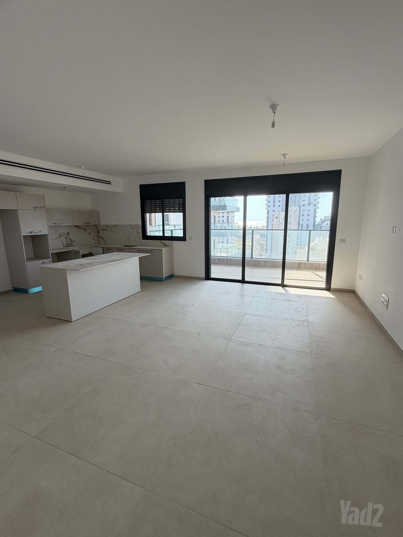 Photo from Yad2 – 5 Rooms • ₪8,500, שדרות בן אב"י 38, Nof HaTayelet, Netanya (1)