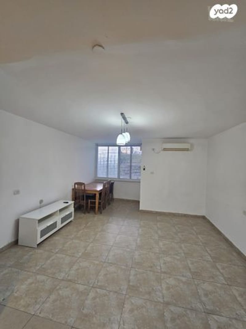 תמונה מיד2 – 3 חדרים • 3,000 ₪, ורד 13, לב העיר, קריית מוצקין (1)