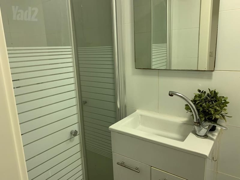 Фото с Yad2 – 2 Комнаты • 4,200 ₪, שלמה בן יוסף 10, Ганей-Менахем, Беэр-Яаков (1)