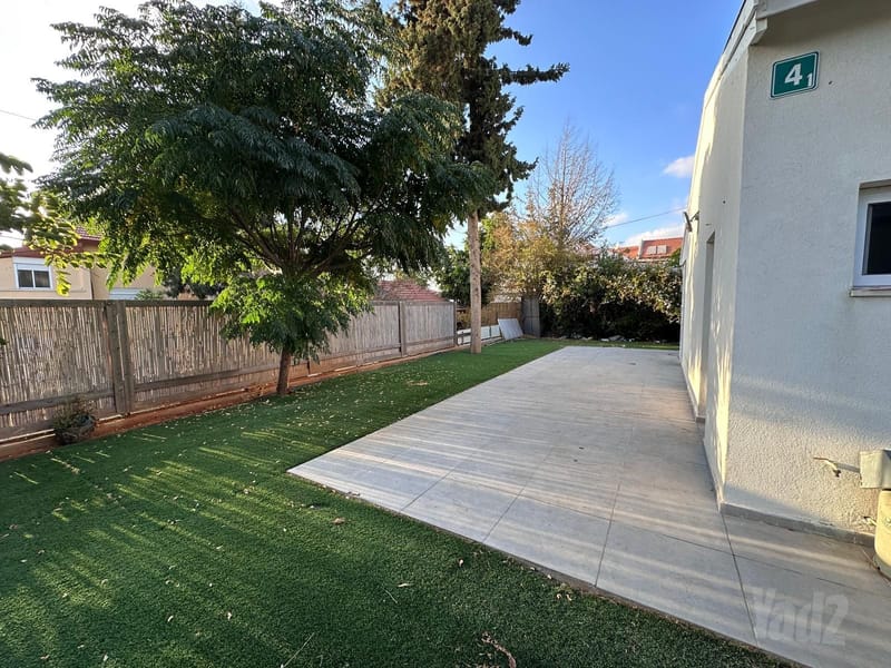 תמונה מיד2 – 3 חדרים • 8,000 ₪, מורשה 4, קריית שרת, רעננה (1)