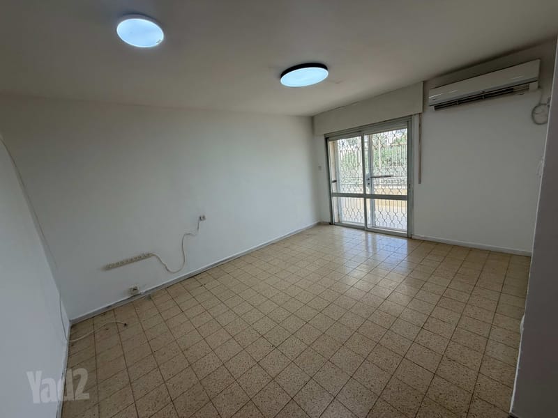 Фото с Yad2 – 3 Комнаты • 6,000 ₪, נהוראי, Гонeним (Катамоним), Иерусалим (1)