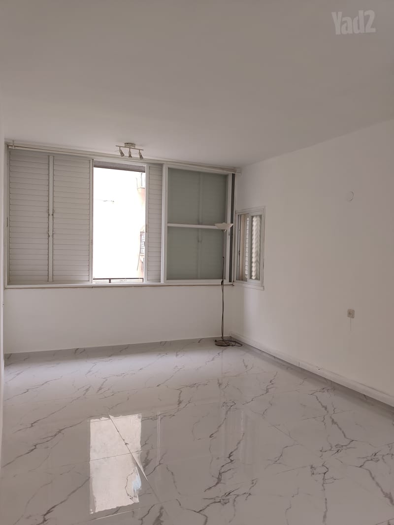 תמונה מיד2 – 3 חדרים • 5,200 ₪, דקר 7, עצמאות - יוספטל, בת ים (1)