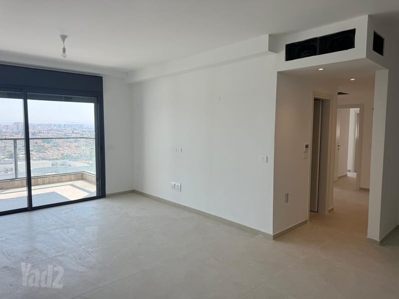Photo from Yad2 – 5 Rooms • ₪8,500, מניה שוחט 5, Neve Ayalon, Or Yehuda (1)