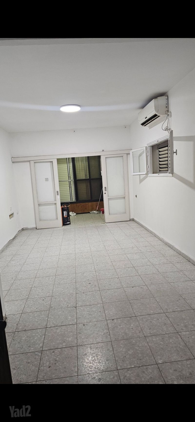 תמונה מיד2 – 2.5 חדרים • 4,000 ₪, שדרות ירושלים 83, תל יהודה, רמת גן (1)