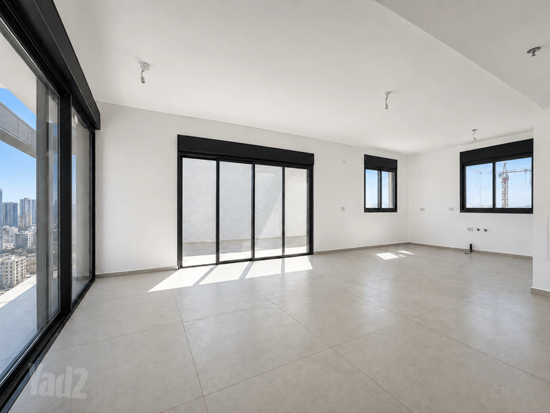 תמונה מיד2 – 6 חדרים • 3,170,000 ₪, הנביאים, בת ים (1)