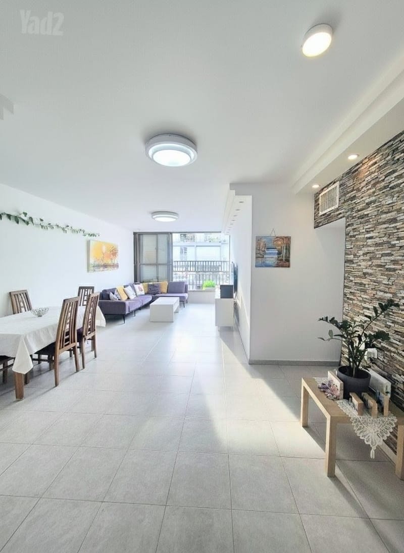 תמונה מיד2 – 4 חדרים • 2,150,000 ₪, אמיר בנימיני 6, עין גנים, פתח תקווה (1)