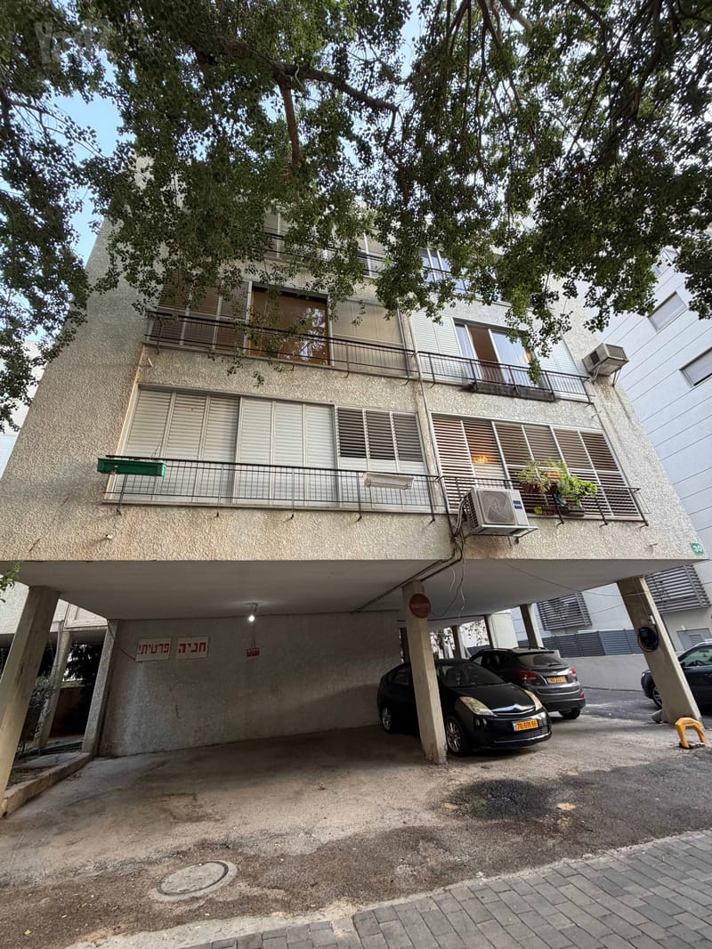 תמונה מיד2 – 4 חדרים • 8,500 ₪, דב פרידמן 30, הראשונים, רמת גן (1)