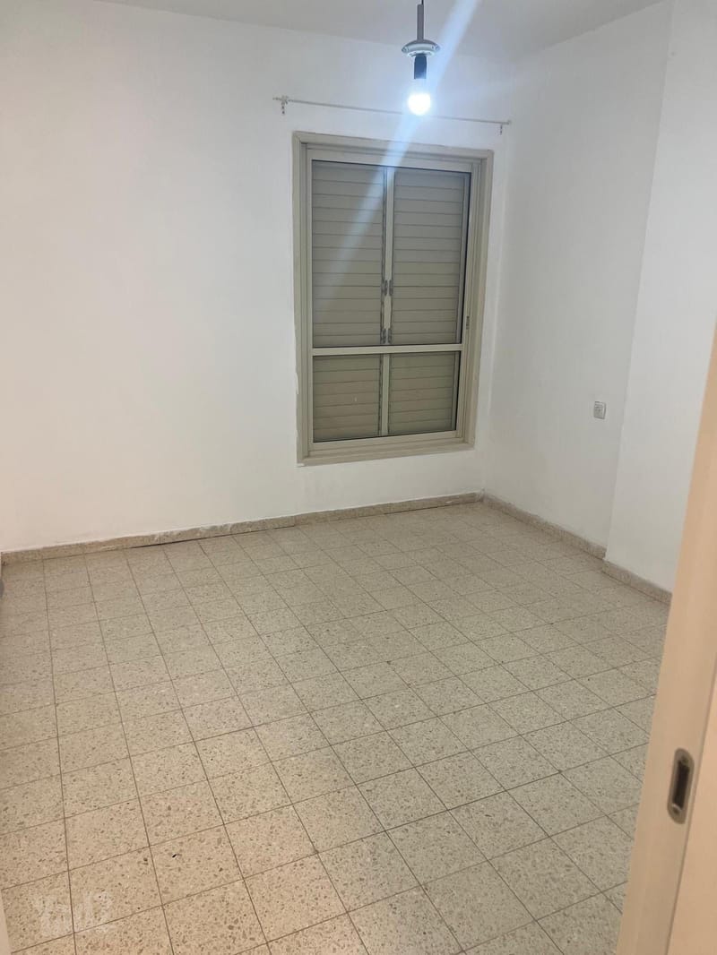 תמונה מיד2 – 4 חדרים • 6,700 ₪, ביאליק 17, גני אילן, קרית אונו (1)