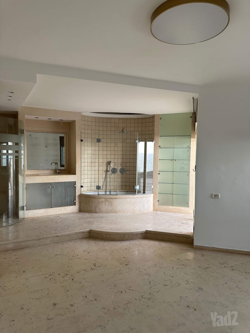 תמונה מיד2 – 5 חדרים • 23,000 ₪, הרצל רוזנבלום 4, גלילות, תל אביב (1)