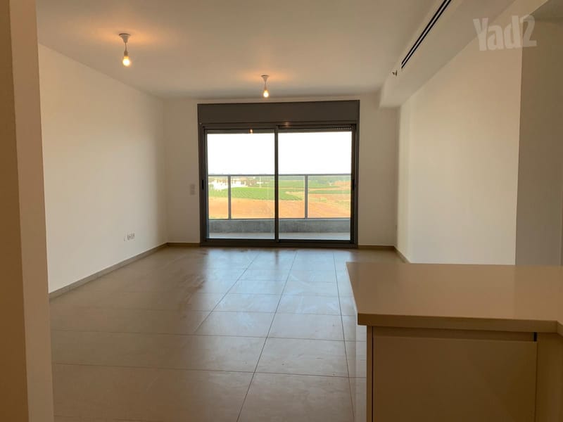Photo from Yad2 – 5 Rooms • ₪8,000, שדרות טום לנטוס 71, Kiryat HaSharon, Netanya (1)