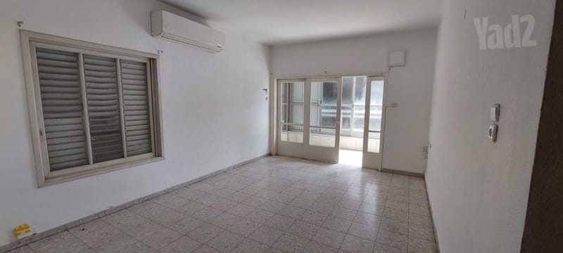 תמונה מיד2 – 2.5 חדרים • 8,000 ₪, שדרות בן גוריון 85, הצפון הישן - החלק הצפוני, תל אביב (1)