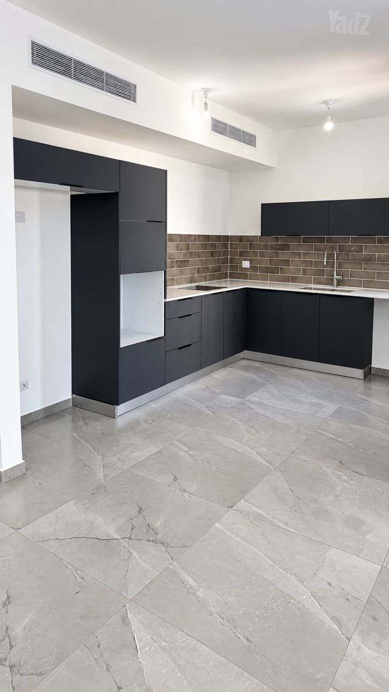 תמונה מיד2 – 5 חדרים • 9,400 ₪, דר' ישראל בורגנסקי, נוף הטיילת, נתניה (1)