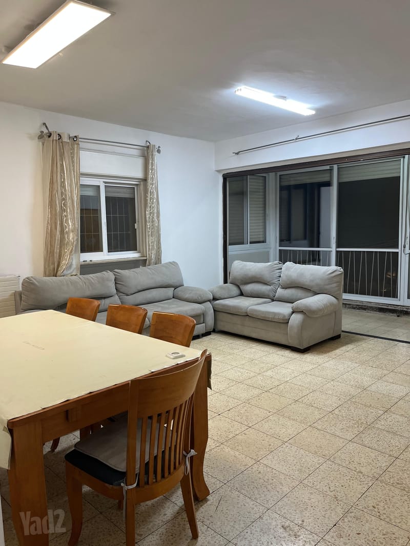 Photo from Yad2 – 4 Rooms • ₪8,500, שדרות המאירי 17, Kiryat Moshe, Jerusalem (1)