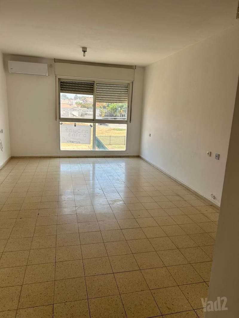 תמונה מיד2 – 3 חדרים • 4,000 ₪, עירית 11, חדרה, חדרה (1)