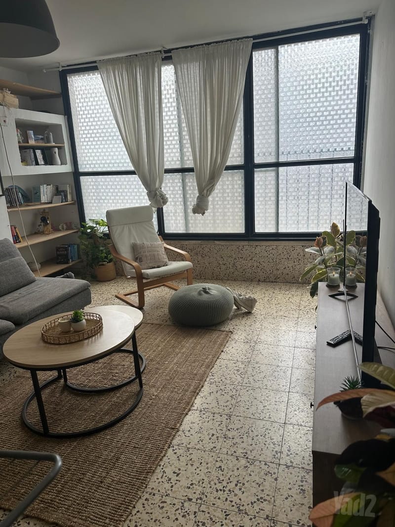 תמונה מיד2 – 3 חדרים • 6,350 ₪, ידע עם 13, חרוזים, רמת גן (1)