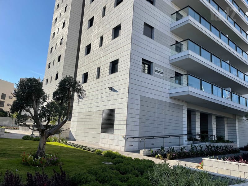 תמונה מיד2 – 5 חדרים • 8,500 ₪, שדרות בן צבי 124, אגמים, נתניה (1)