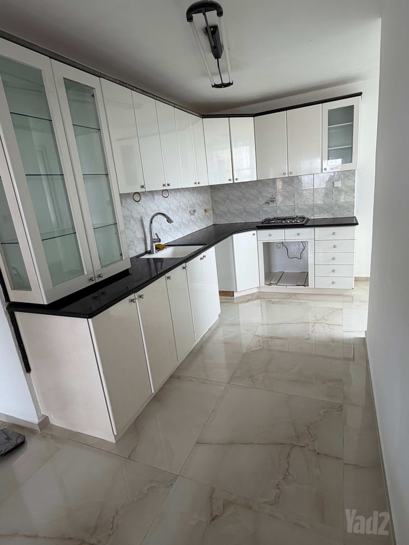 תמונה מיד2 – 5 חדרים • 7,900 ₪, הרצפלד 1, ניר אביב, תל אביב (1)