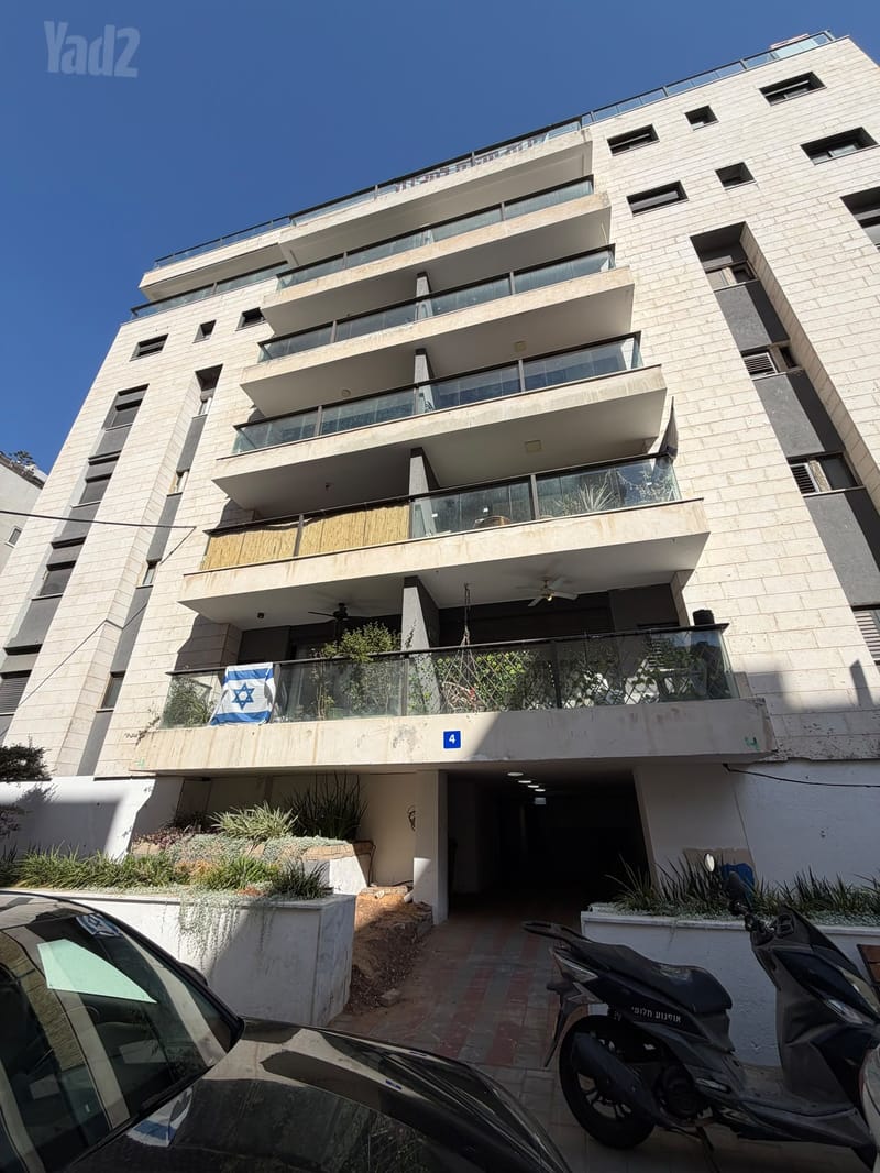 תמונה מיד2 – 5 חדרים • 12,000 ₪, יוסף זימן 4, נחלת יצחק, תל אביב