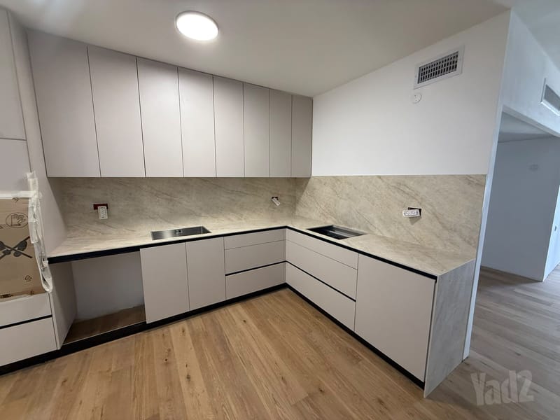 תמונה מיד2 – 4 חדרים • 11,800 ₪, דרך נמיר 85, הצפון החדש - סביבת כיכר המדינה, תל אביב (1)