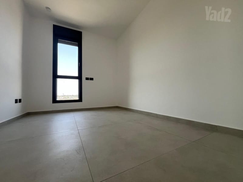 תמונה מיד2 – 5 חדרים • 4,150,000 ₪, בנימין וולפוביץ' 11, שכונה מרכז דרום, רעננה (1)
