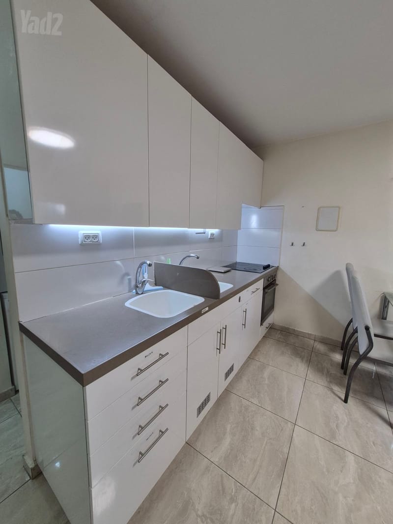תמונה מיד2 – 2 חדרים • 10,000 ₪, הרב סורוצקין 53, קריית בעלזא, ירושלים (1)