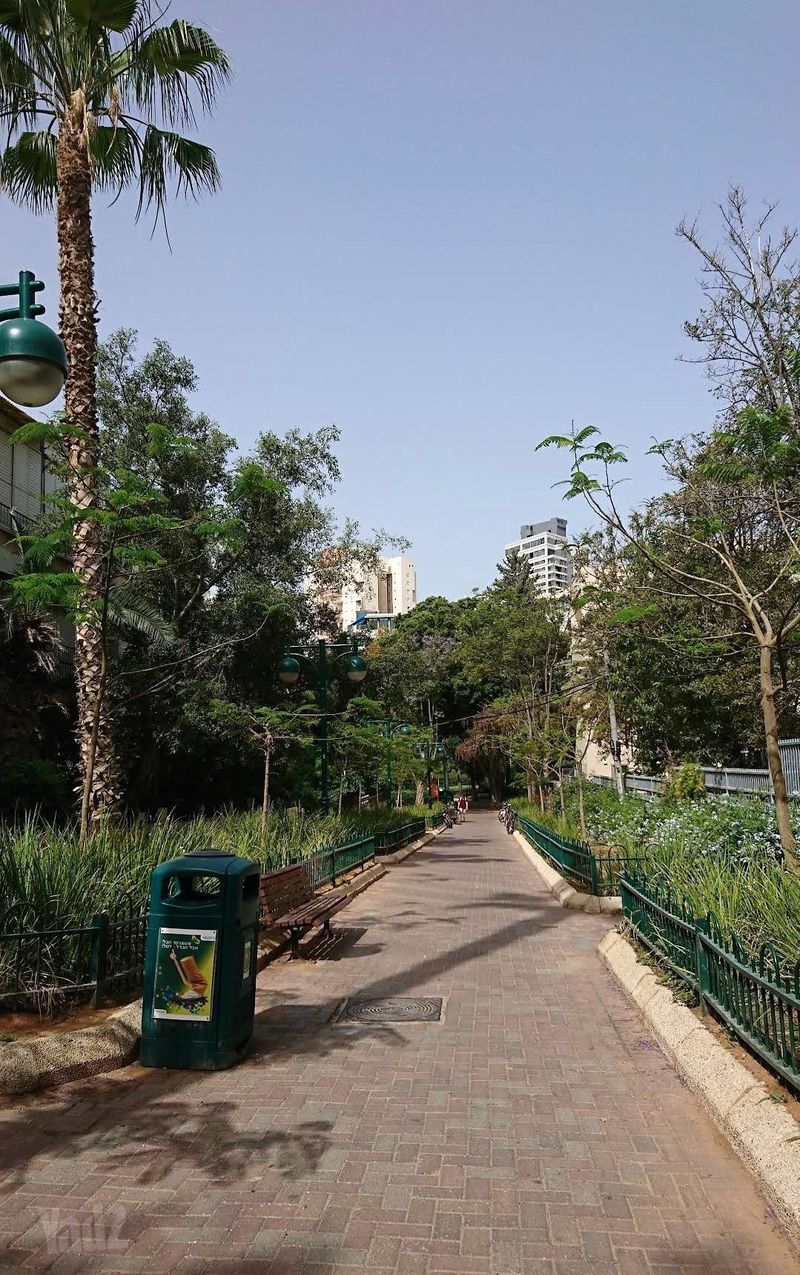 תמונה מיד2 – 2.5 חדרים • 2,050,000 ₪, שדרות למדן 6, מרכז העיר, רמת גן (1)