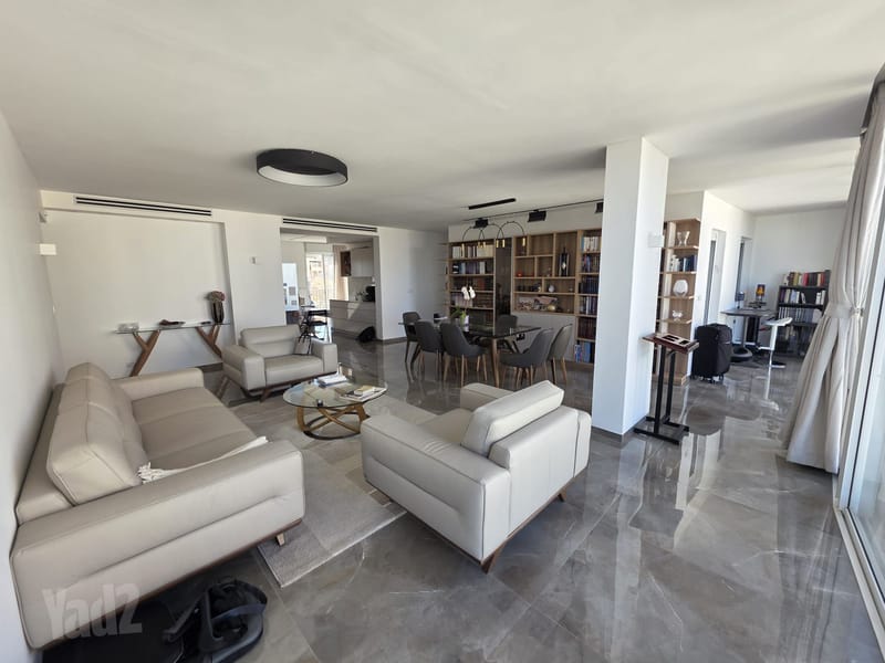 Photo from Yad2 – 4 Rooms • ₪15,900, קרן היסוד, Komemiyut (Talbieh), Jerusalem (1)