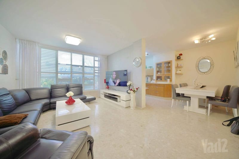 תמונה מיד2 – 6 חדרים • 9,800 ₪, קריית גנים, ראשון לציון (1)