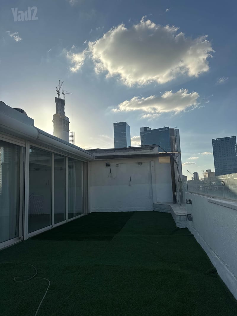 תמונה מיד2 – 4 חדרים • 11,800 ₪, עמק ברכה 27, נחלת יצחק, תל אביב (1)