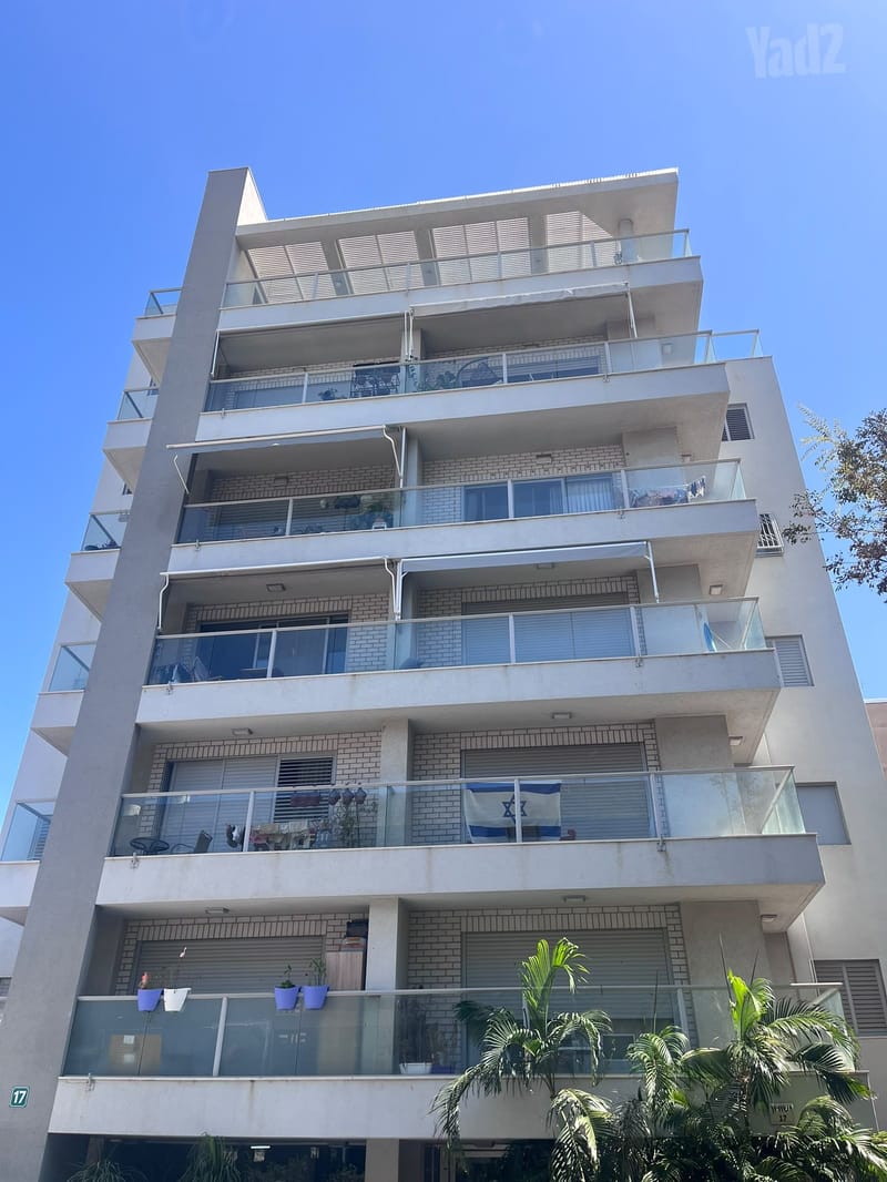 Photo from Yad2 – 3.5 Rooms • ₪6,700, ישורון 17, Shikun Mizrahi, Ramat Gan (1)