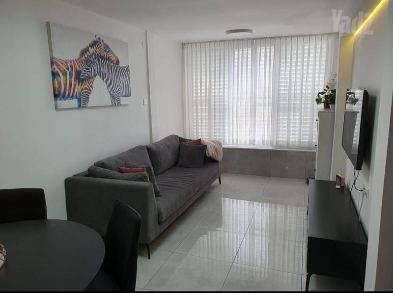 תמונה מיד2 – 3 חדרים • 4,700 ₪, התותחנים 15, תל גיבורים, חולון (1)