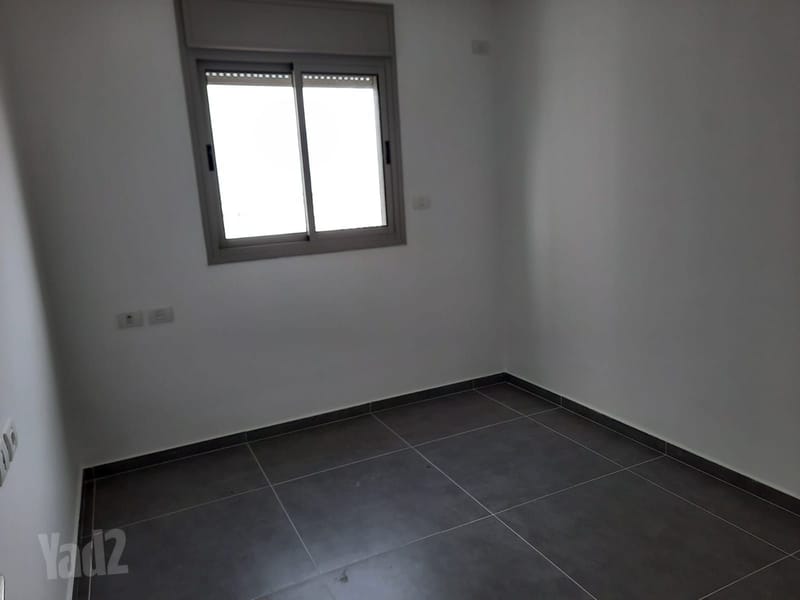 תמונה מיד2 – 5 חדרים • 5,500 ₪, היוצרים 38, עיר היין, אשקלון (1)
