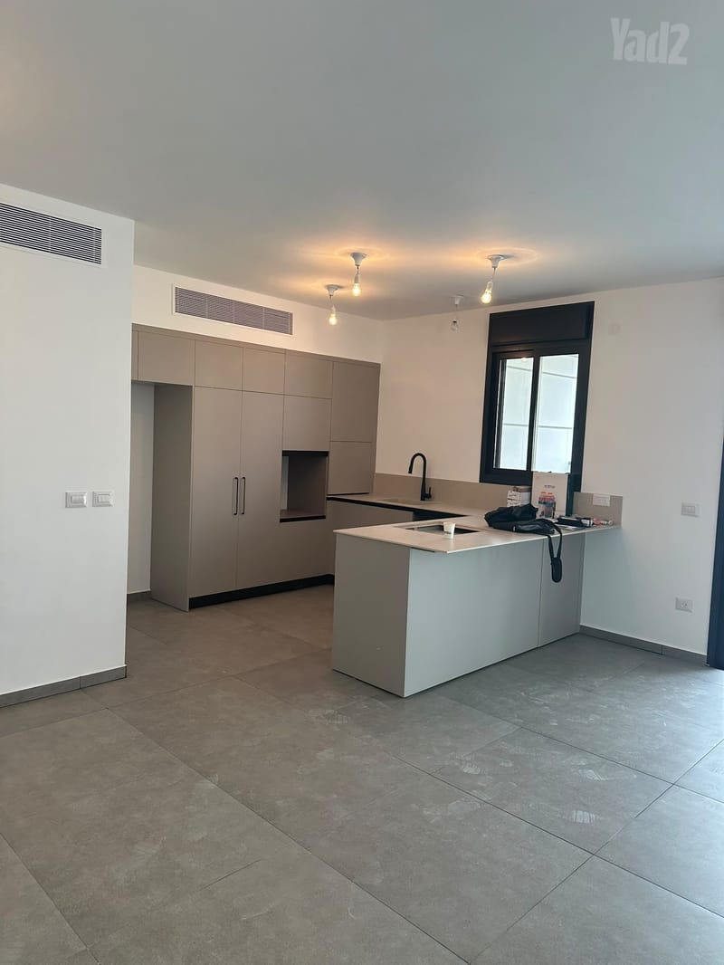 תמונה מיד2 – 5 חדרים • 8,100 ₪, דרך לוי אשכול 135, קיראון, קרית אונו (1)