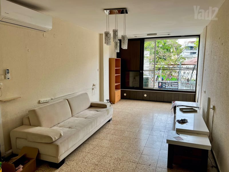 Photo from Yad2 – 3 Rooms • ₪1,645,000, השיקמה 27, Southwest Neighborhood - Old, Bat Yam (1)