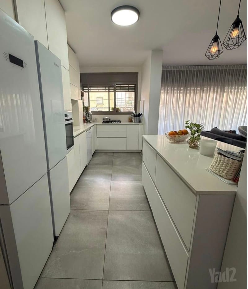 תמונה מיד2 – 4.5 חדרים • 3,650,000 ₪, רמב"ם 4, הדר, רמת השרון (1)
